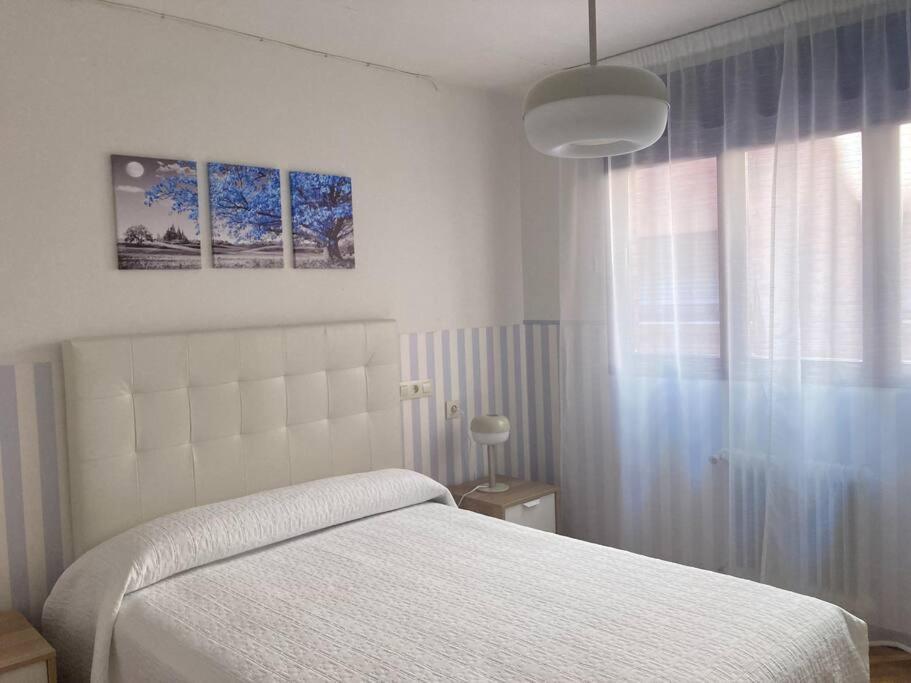 Centrico Apartamento De 2 Habitaciones By Bebalmy Oviedo Dış mekan fotoğraf